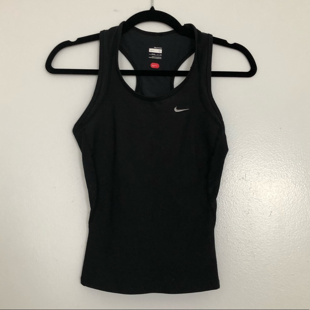 Nike fit workout tank with shelf bra